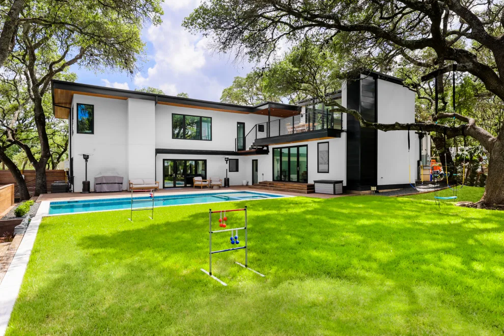 Modern Tailored Construction by Lifestyle Designs And Remodeling - Photo 5