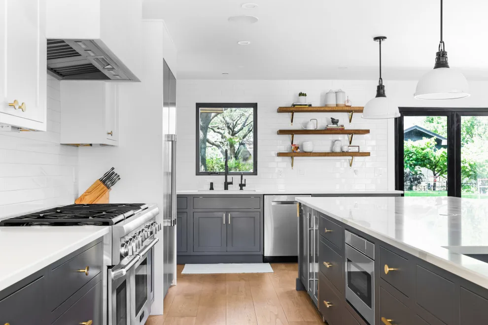 Modern Tailored Construction by Lifestyle Designs And Remodeling - Photo 26