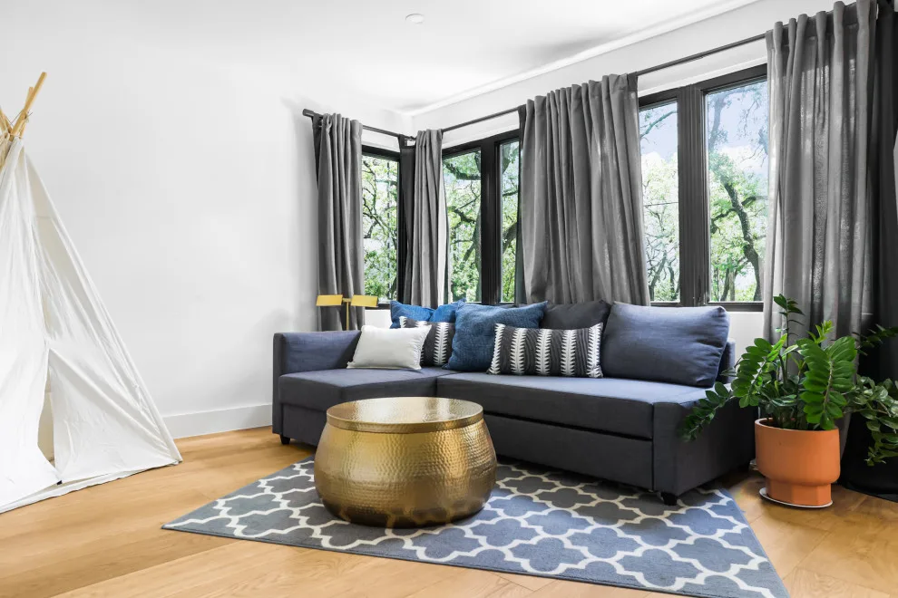 Modern Tailored Construction by Lifestyle Designs And Remodeling - Photo 16