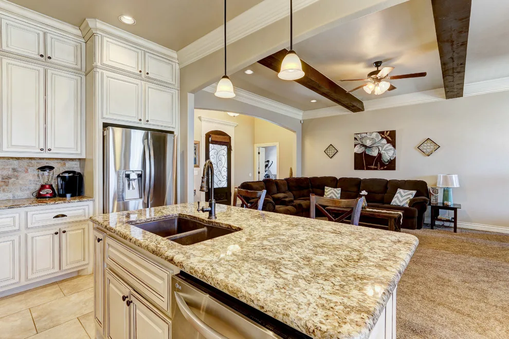 Tailored Residence in Moore, OK by Hawn Bros Construction LLC - Photo 16
