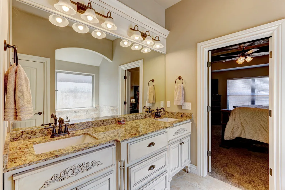 Tailored Residence in Moore, OK by Hawn Bros Construction LLC - Photo 4
