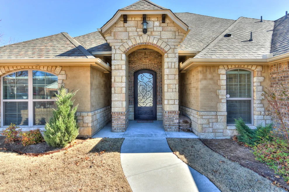 Tailored Residence in Moore, OK by Hawn Bros Construction LLC - Photo 8