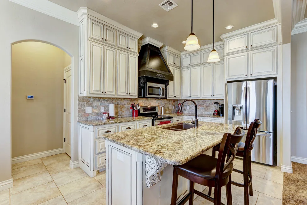 Tailored Residence in Moore, OK by Hawn Bros Construction LLC - Photo 18