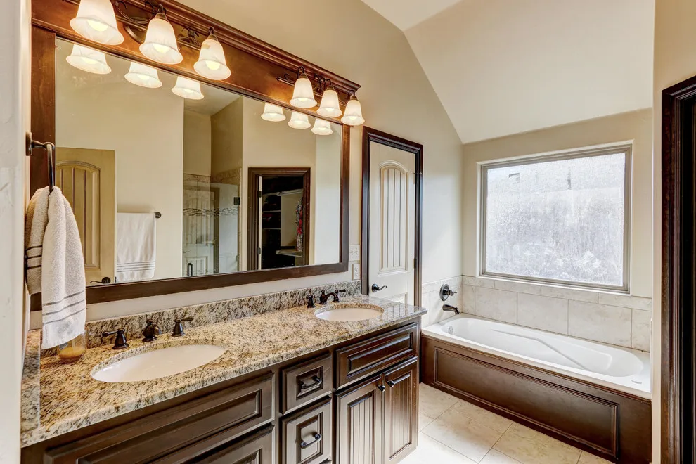 Tailored Residence, Moore, OK by Hawn Bros Construction LLC - Photo 24