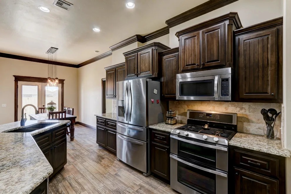 Tailored Residence, Moore, OK by Hawn Bros Construction LLC - Photo 14