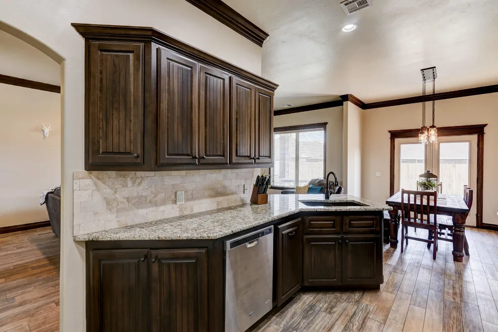 Tailored Residence, Moore, OK by Hawn Bros Construction LLC - Photo 4