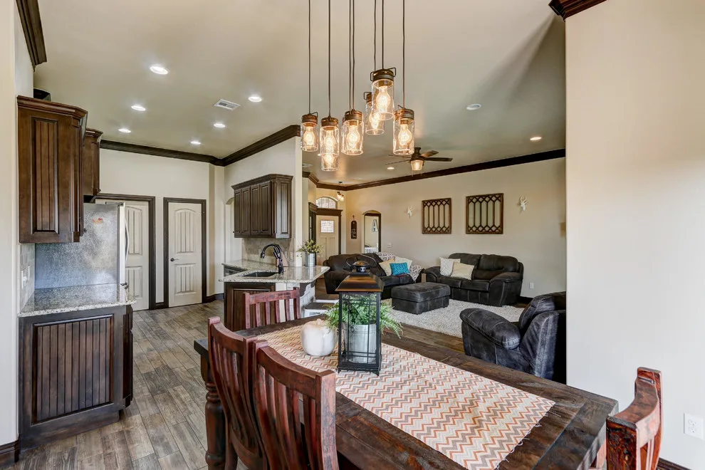 Tailored Residence, Moore, OK by Hawn Bros Construction LLC - Photo 28