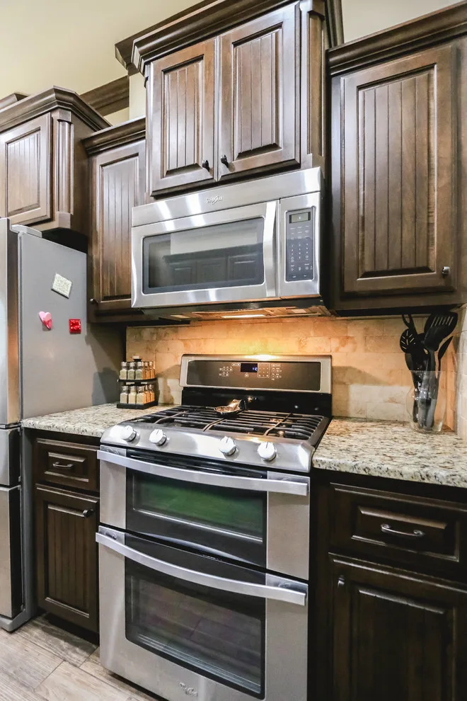 Tailored Residence, Moore, OK by Hawn Bros Construction LLC - Photo 13