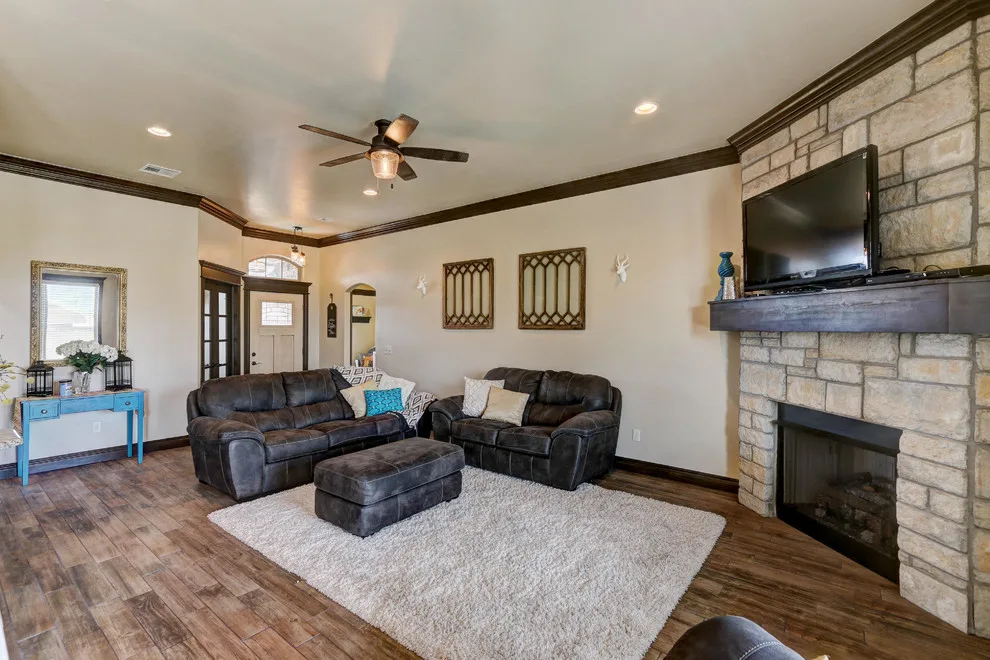 Tailored Residence, Moore, OK by Hawn Bros Construction LLC - Photo 52