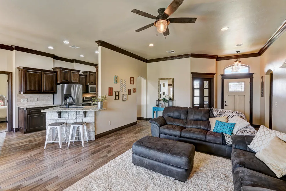 Tailored Residence, Moore, OK by Hawn Bros Construction LLC - Photo 45