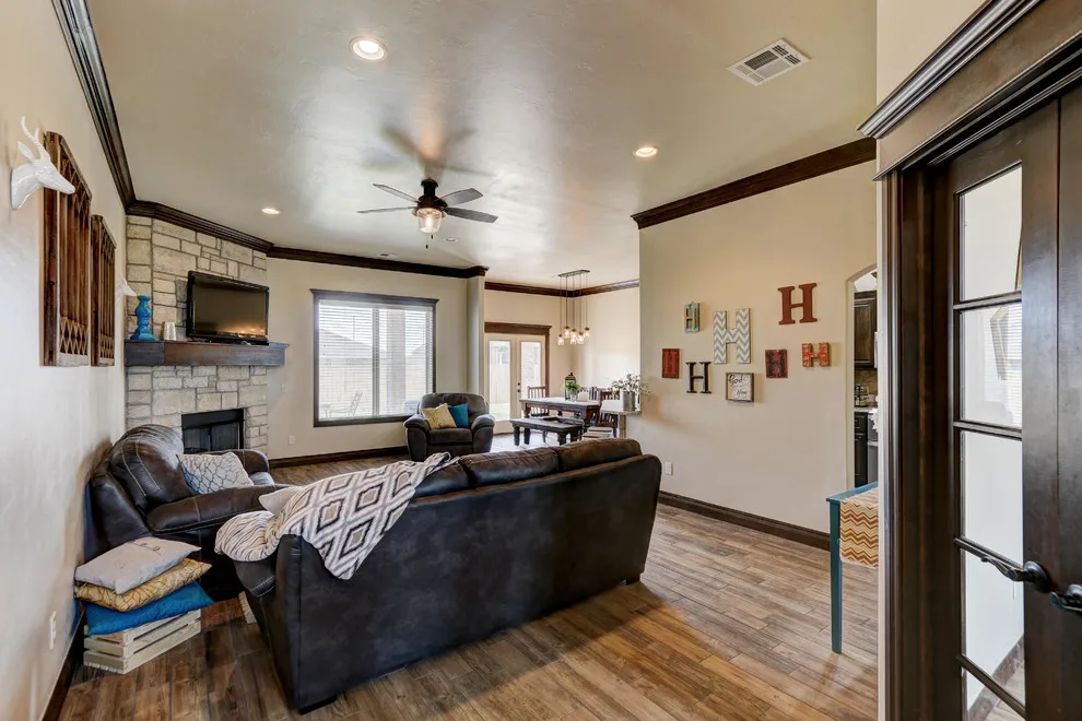 Tailored Residence, Moore, OK by Hawn Bros Construction LLC - Photo 51
