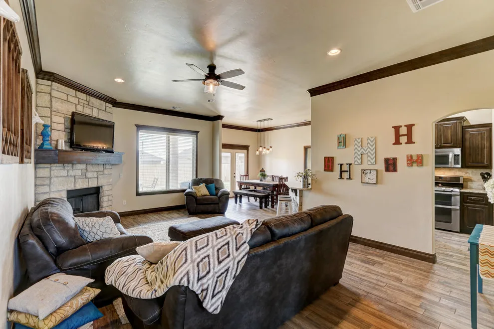 Tailored Residence, Moore, OK by Hawn Bros Construction LLC - Photo 31