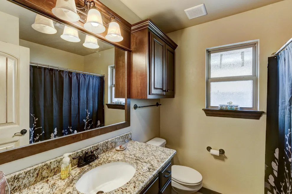 Tailored Residence, Moore, OK by Hawn Bros Construction LLC - Photo 42