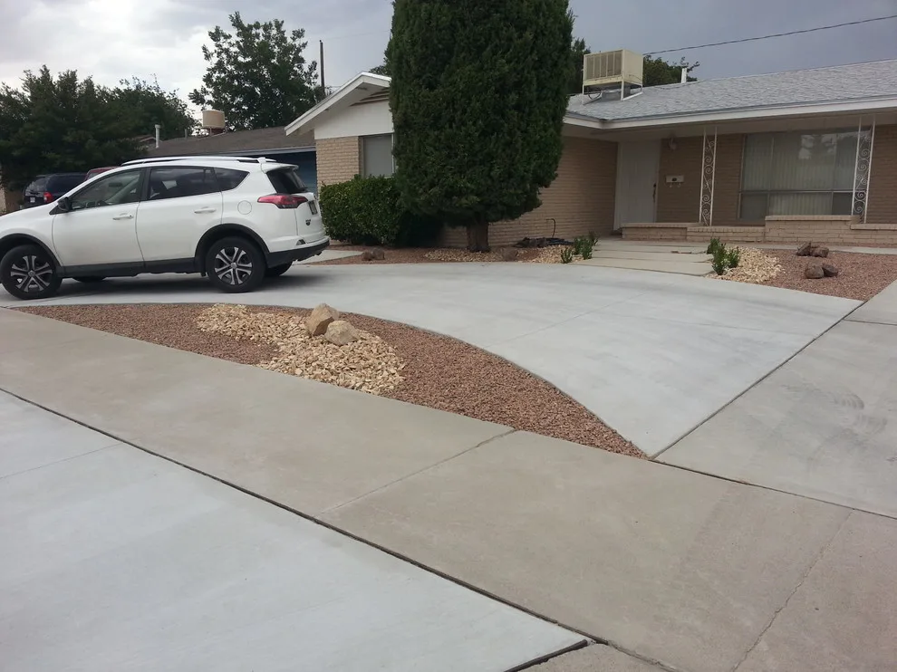OUTDOOR ENTRANCE by Forma Contractors - Photo 7