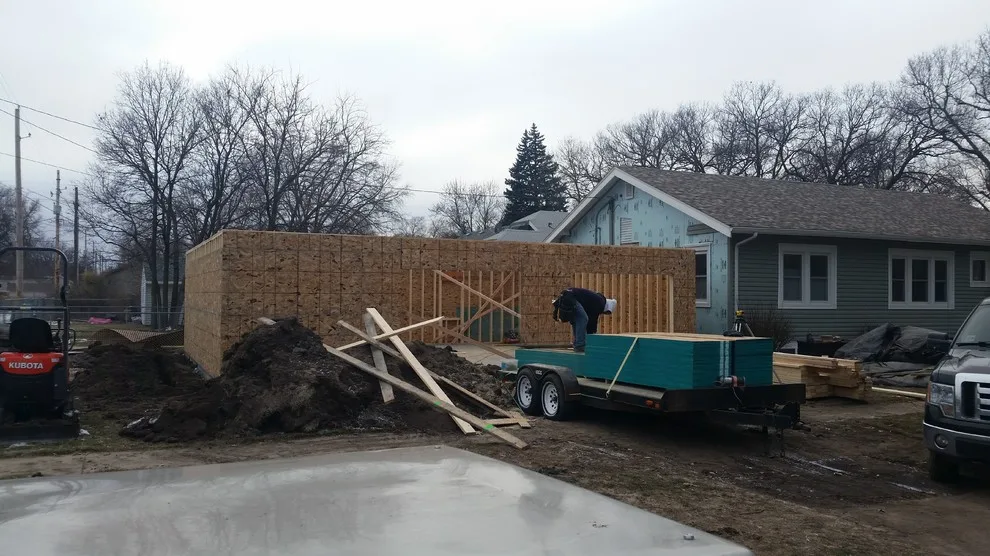 Big Red Renovators - Photo 2