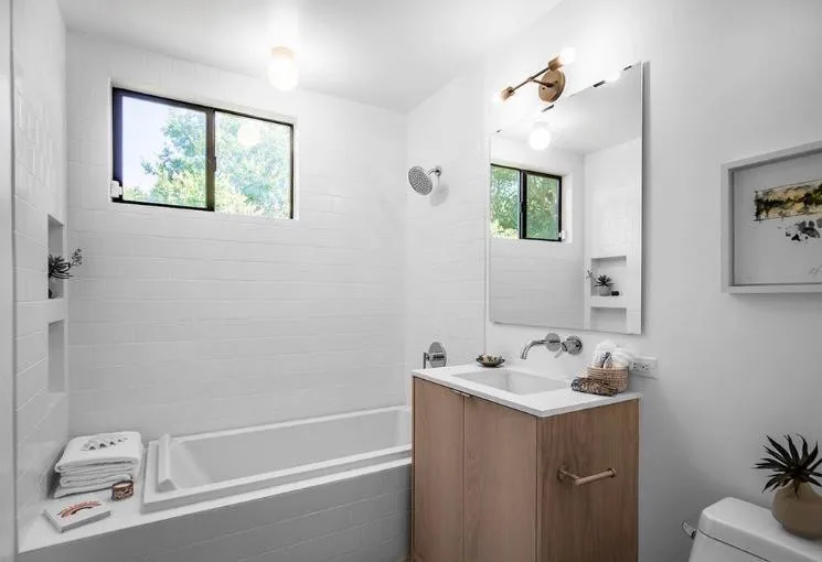 Contemporary Renovation by Anyvision Home Remodeling - Photo 4