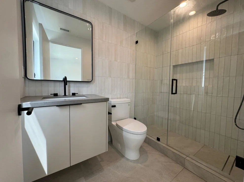 Comprehensive Contemporary Bathroom Renovation by Anyvision Home Remodeling - Photo 5