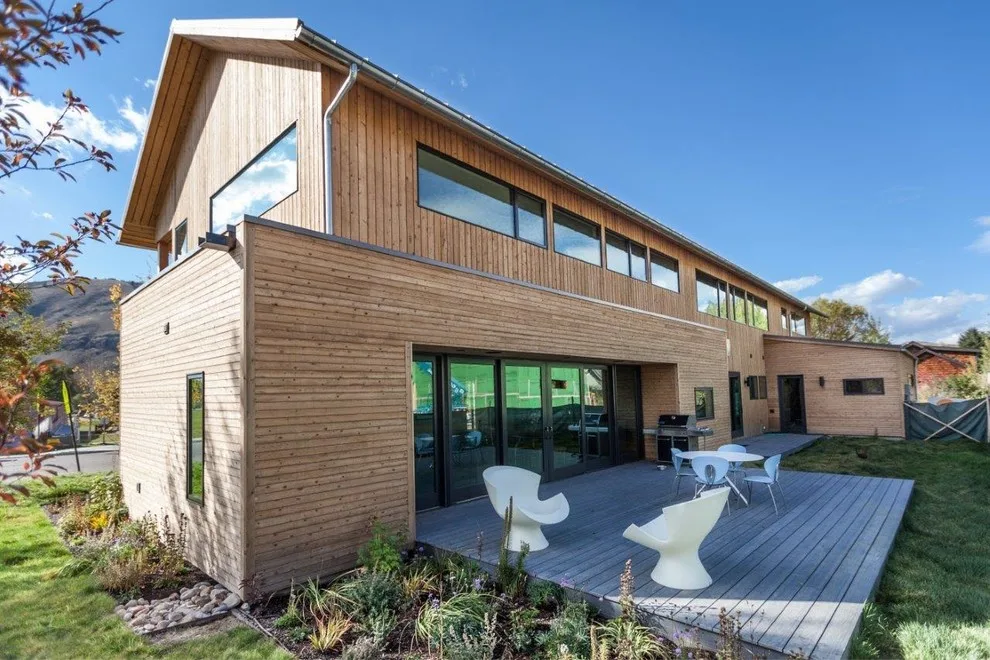 Contemporary Jackson Residence by New West Building Company - Photo 10