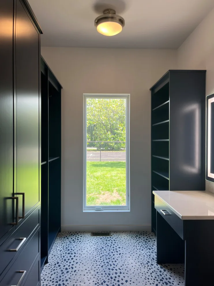 Glass Artist Studio and Exhibition by Designer Builders Inc. - Photo 7