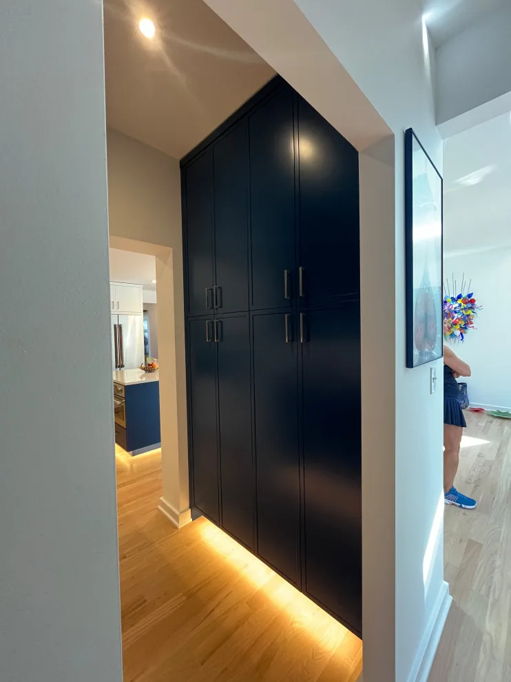Glass Artist Studio and Exhibition by Designer Builders Inc. - Photo 17
