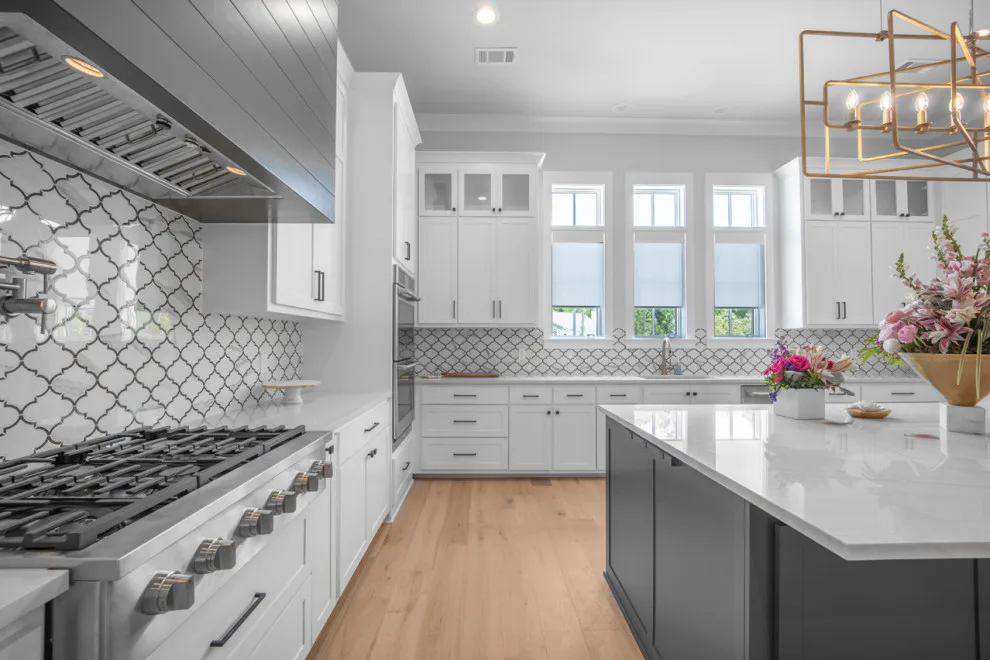 Beautiful Tailored Residence by Oasis Spaces - Photo 5