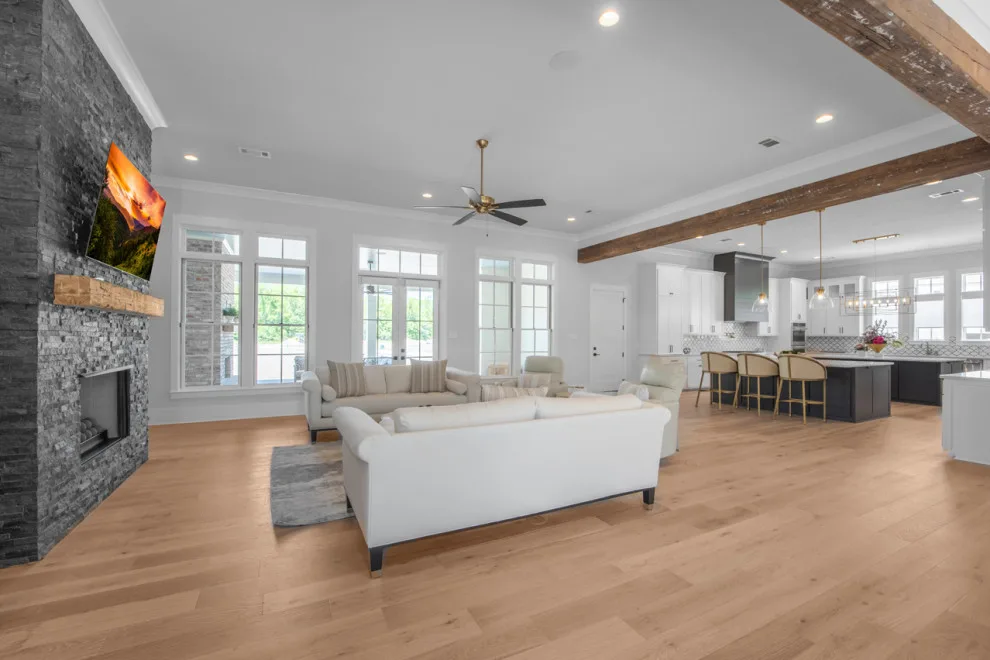 Beautiful Tailored Residence by Oasis Spaces - Photo 14