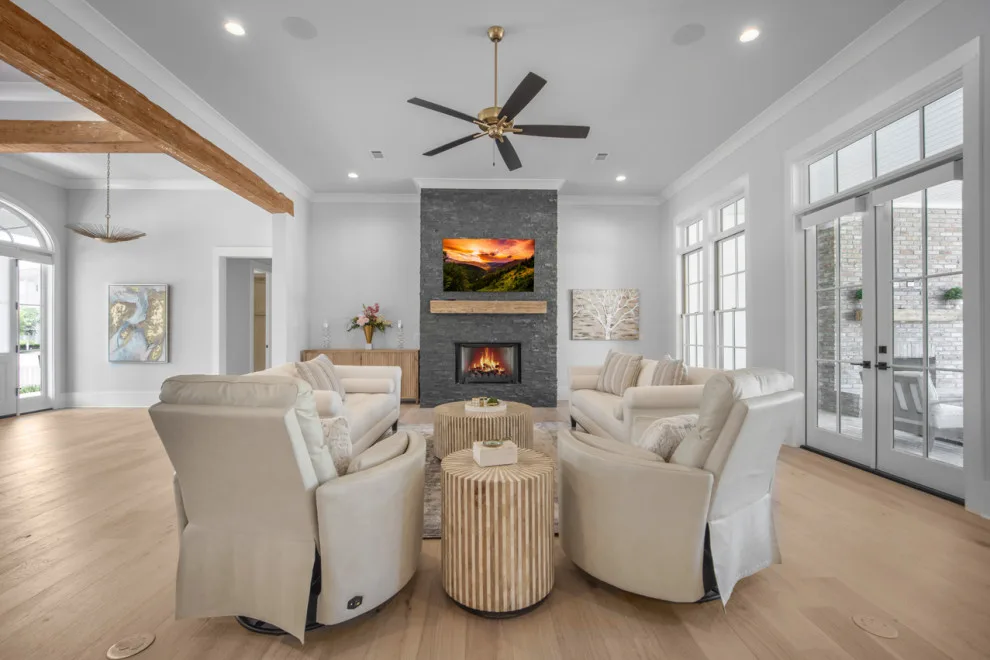 Beautiful Tailored Residence by Oasis Spaces - Photo 9