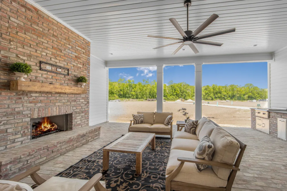 Beautiful Tailored Residence by Oasis Spaces - Photo 15