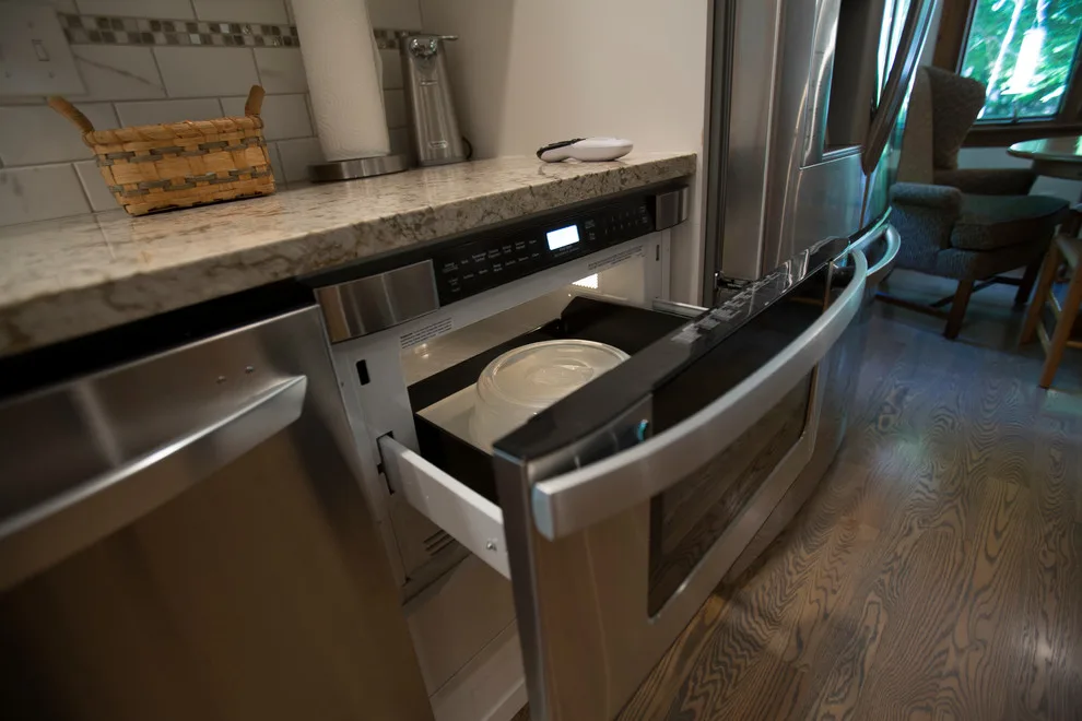 Midland, MI Gourmet Kitchen Design by Griggs Building & Design Group - Photo 2