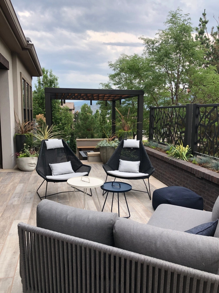 Modern Oasis by C&H Landscaping - Photo 6