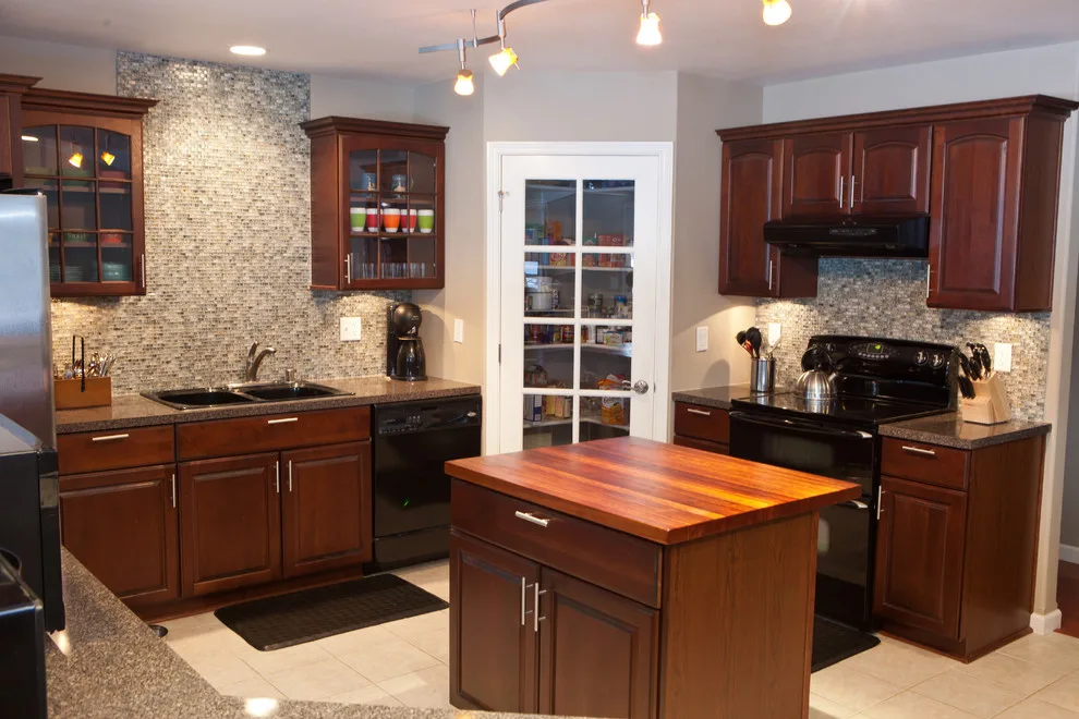Granite Drive: Kitchen Renovation by Big Street Construction, Inc. - Photo 3