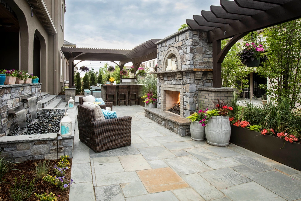 Contemporary Solterra Sanctuary by C&H Landscaping - Photo 10