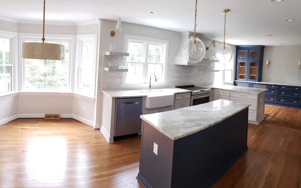 Greenridge Road Kitchen by Maison Construction And Renovations - Photo 9