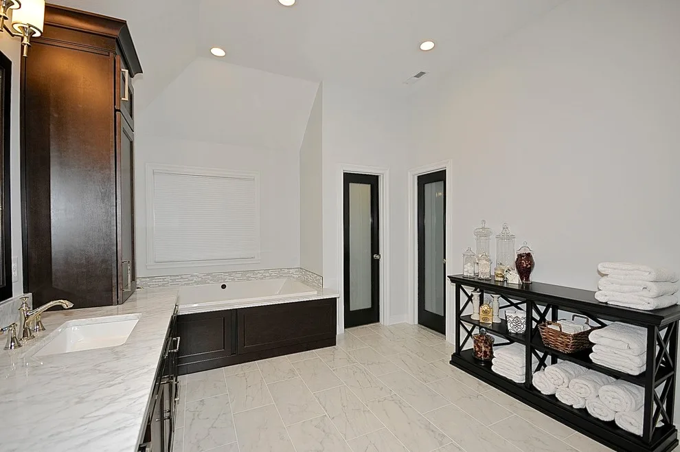 Oakleaf Bathrooms by GuyCo by The Guy Corporation - Photo 12