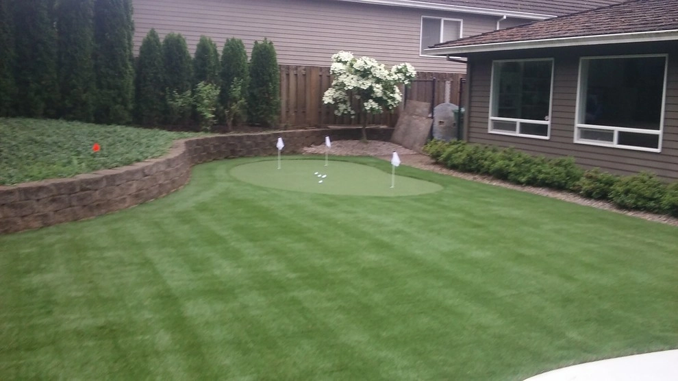 Backyard Lawn & Putting Green by Cascade Greens, LLC, Synthetic Installations - Photo 3