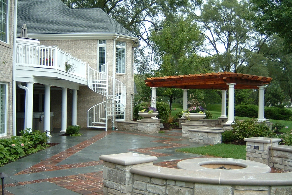 Glen Ellyn Private Residence Patio by CB Conlin Landscapes Inc. - Photo 7