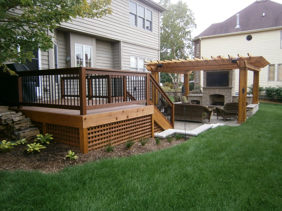 Naperville Private Residence Patio by CB Conlin Landscapes Inc. - Photo 2
