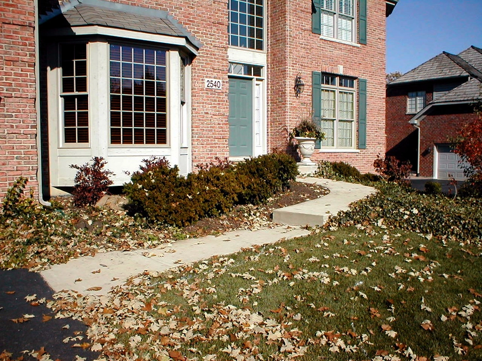Naperville Private Residence Front Walkway by CB Conlin Landscapes Inc. - Photo 9