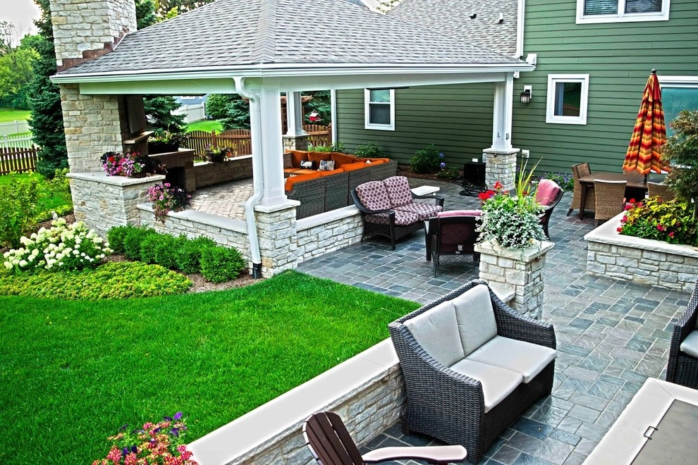 Naperville Private Residence Patio by CB Conlin Landscapes Inc. - Photo 2