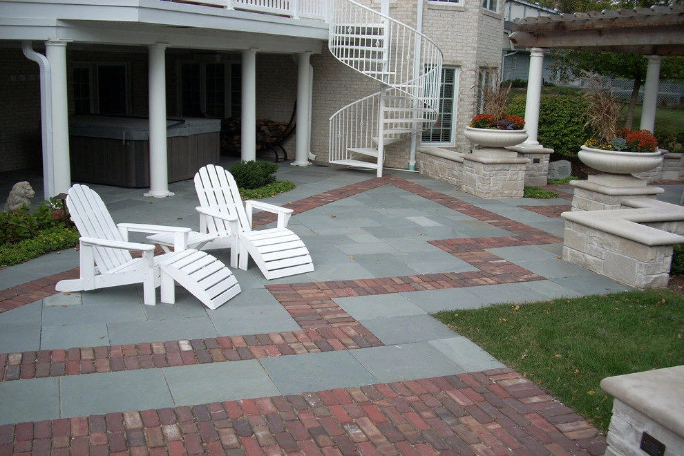 Glen Ellyn Private Residence Patio by CB Conlin Landscapes Inc. - Photo 6
