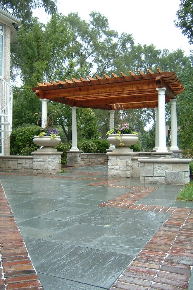 Glen Ellyn Private Residence Patio by CB Conlin Landscapes Inc. - Photo 5