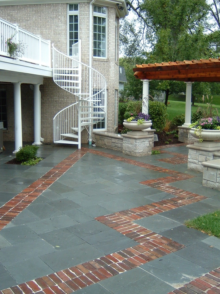 Glen Ellyn Private Residence Patio by CB Conlin Landscapes Inc. - Photo 3