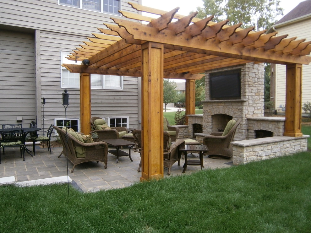 Naperville Private Residence Patio by CB Conlin Landscapes Inc. - Photo 3