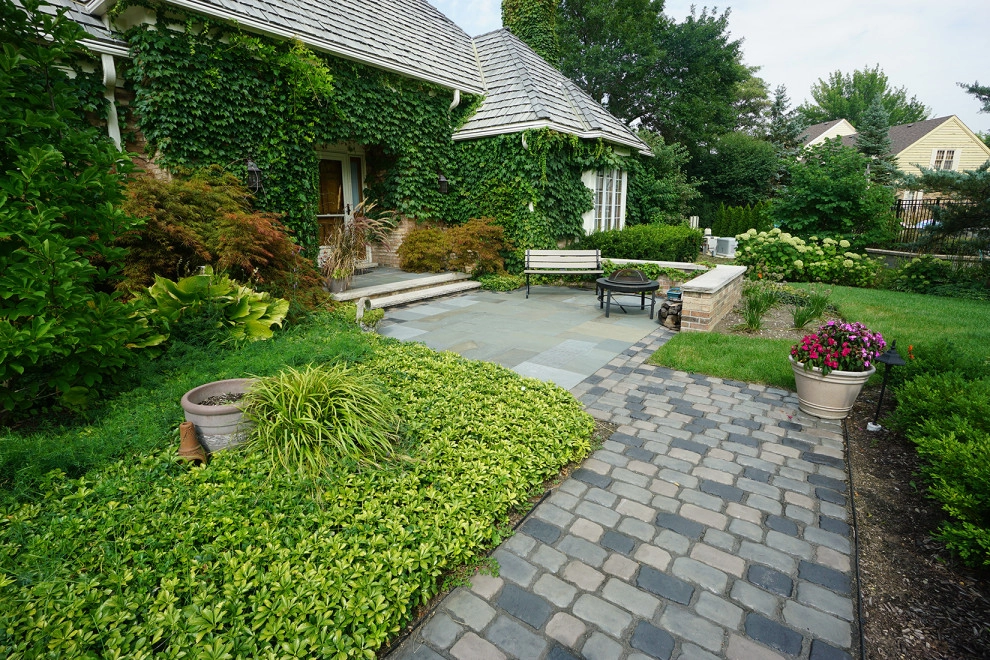 Oakbrook Private Residence Landscape by CB Conlin Landscapes Inc. - Photo 2