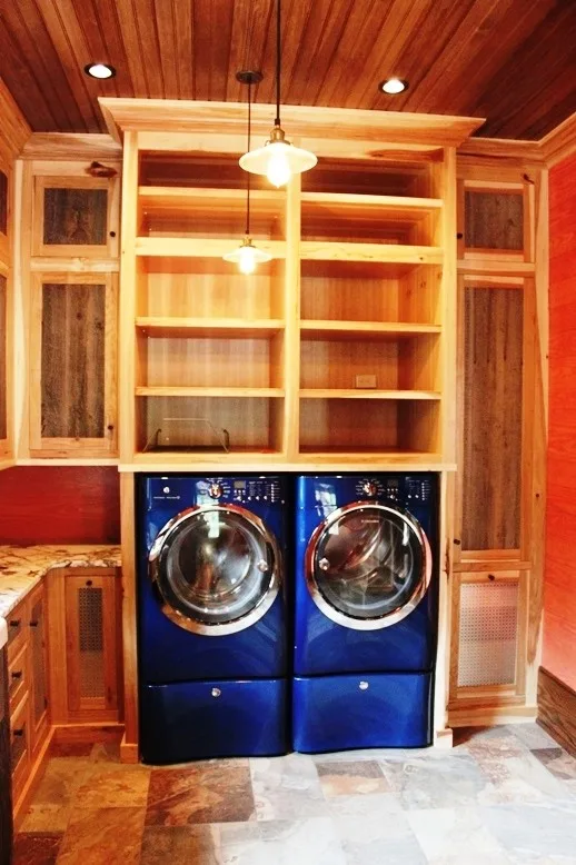 Hickory Ridge Entryway and Laundry Space by Morgan-Keefe Builders, Inc. - Photo 9