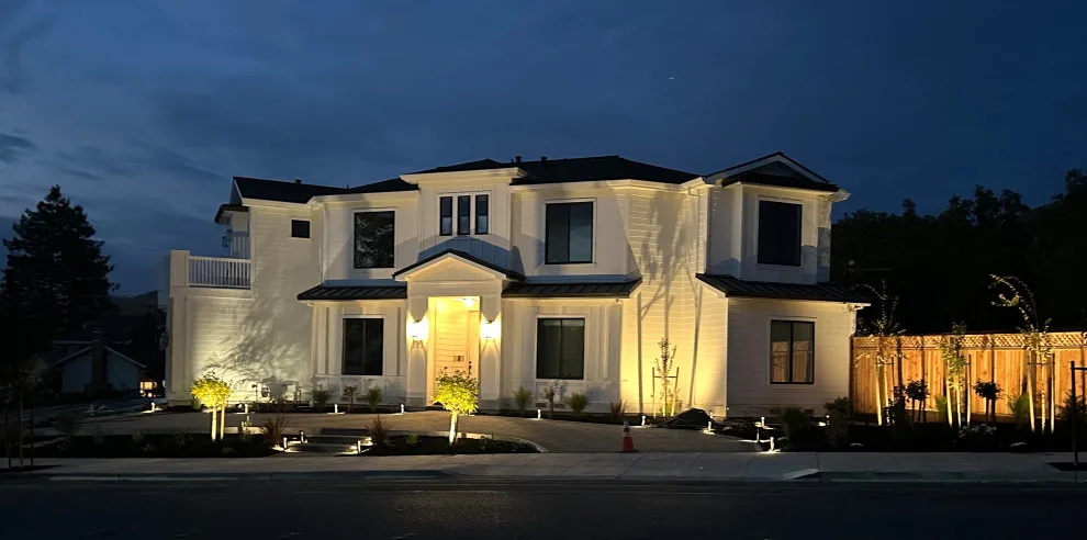 Hillside Residence by Deco Development Inc. - Photo 4