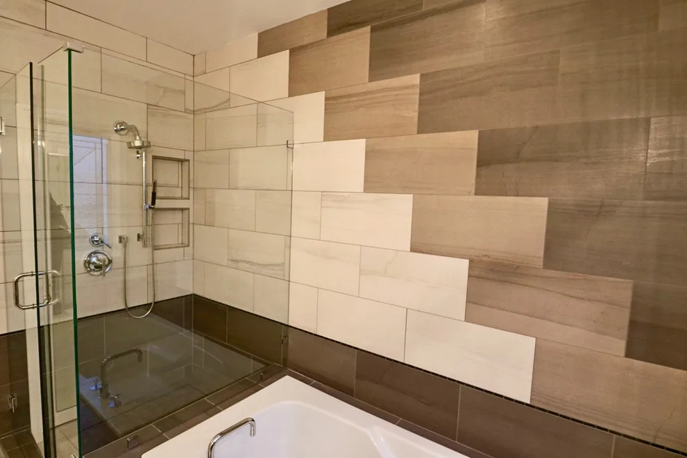 Trendy Main Bathroom by Vincent Abell Contracting - Photo 5