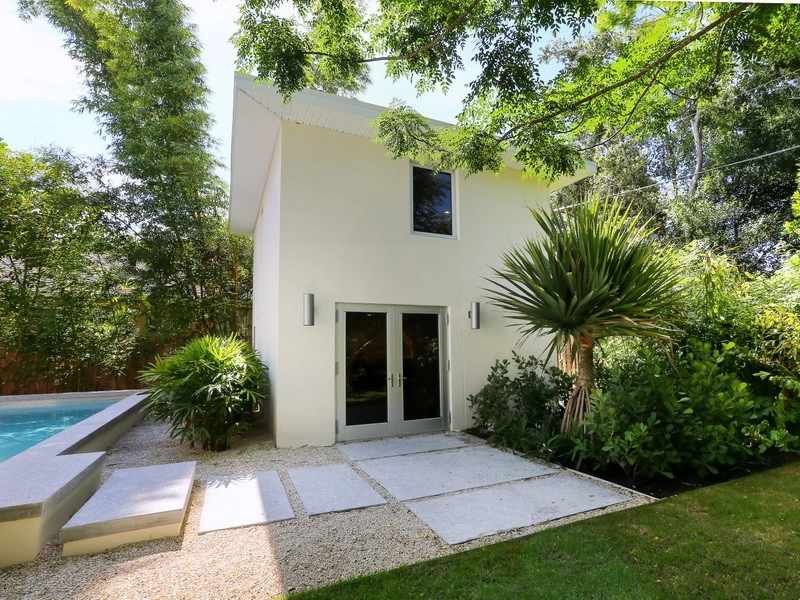 Bougainvillea Street Modern by BORDEN Landscape Design - Photo 13