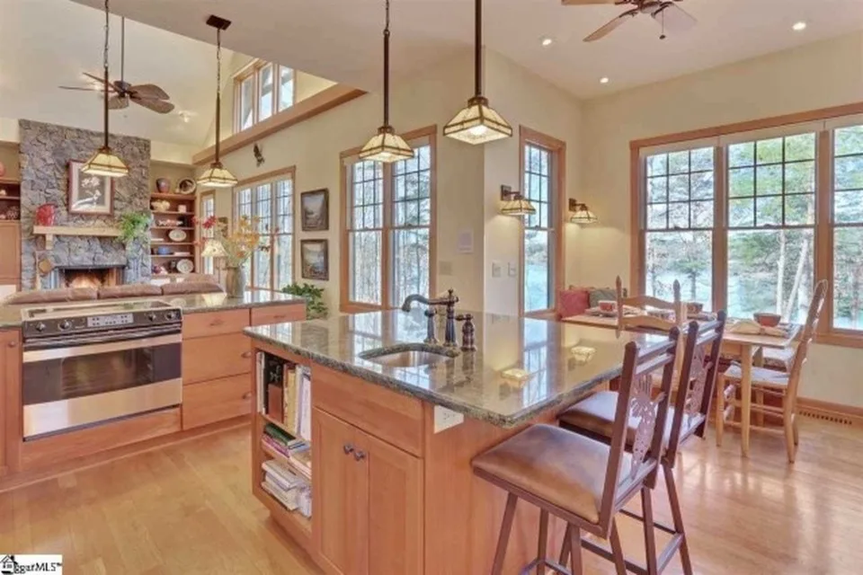 Lake Keowee Oak Pointe by The Arnold Corp. - Photo 8