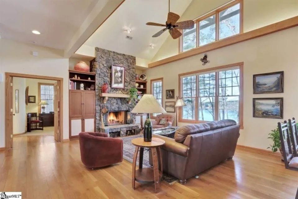 Lake Keowee Oak Pointe by The Arnold Corp. - Photo 2